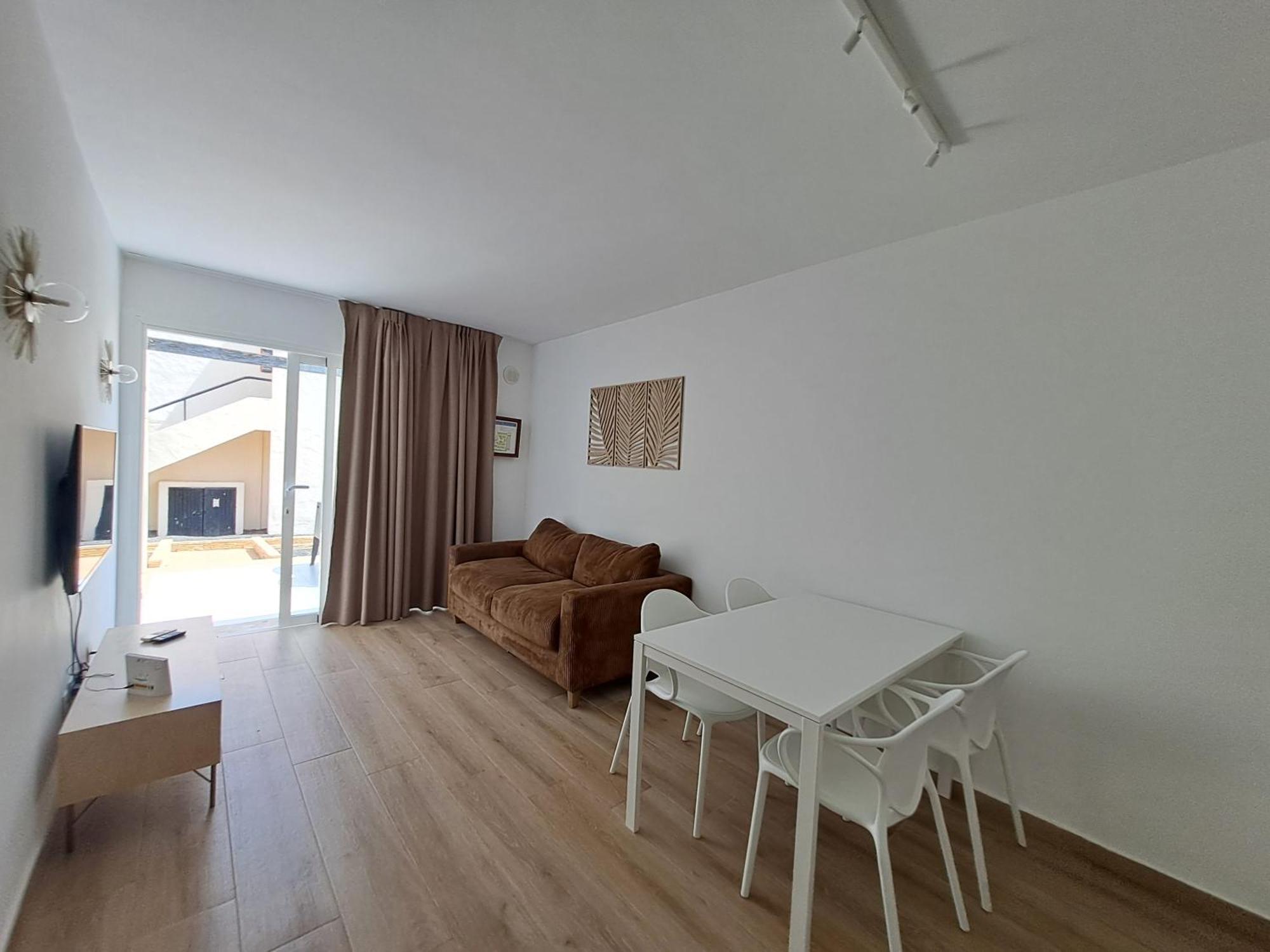 Appartement Homeforguest Con Terraza Y Piscina En *
