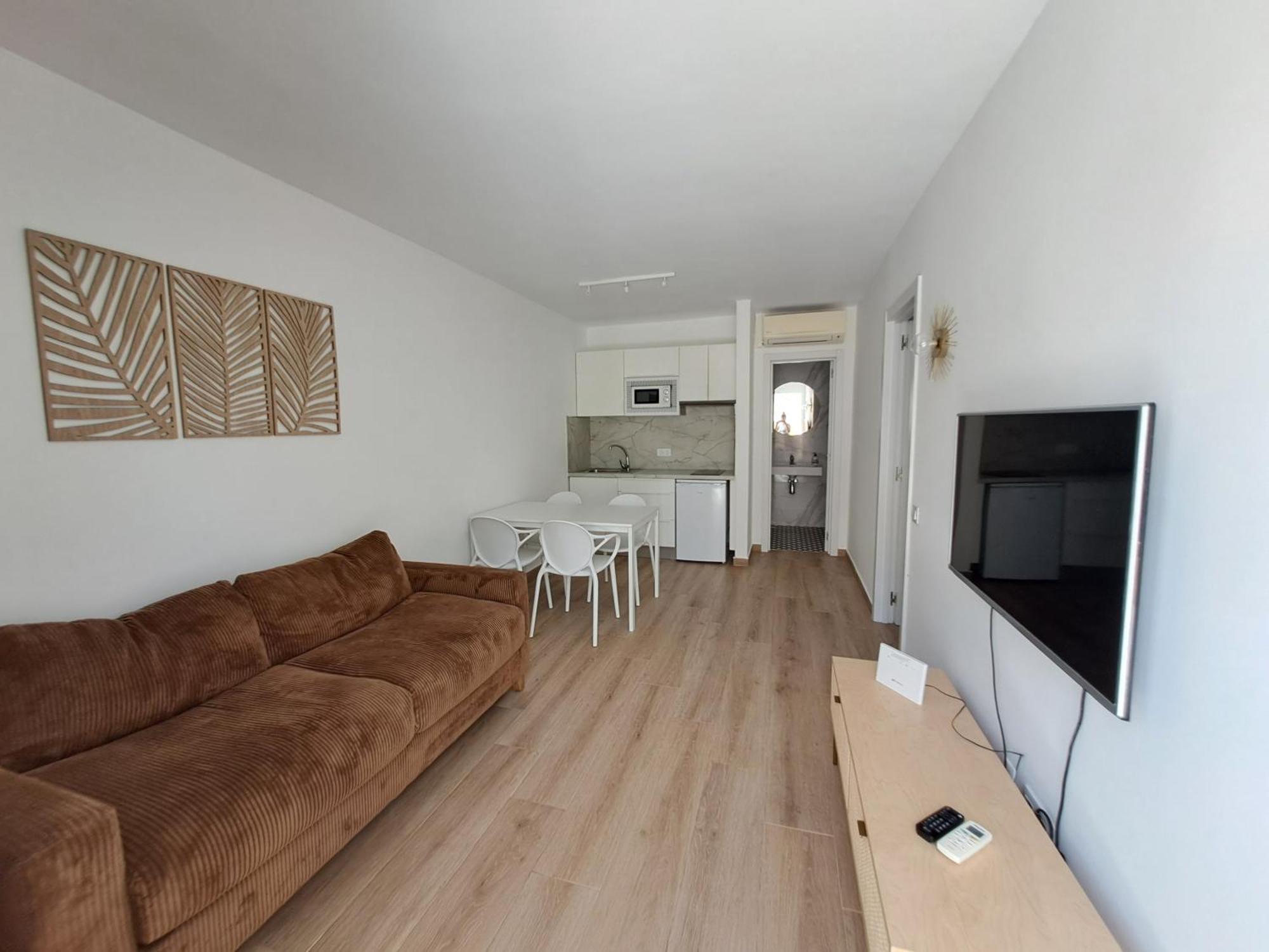 Homeforguest Con Terraza Y Piscina En Appartement Corralejo