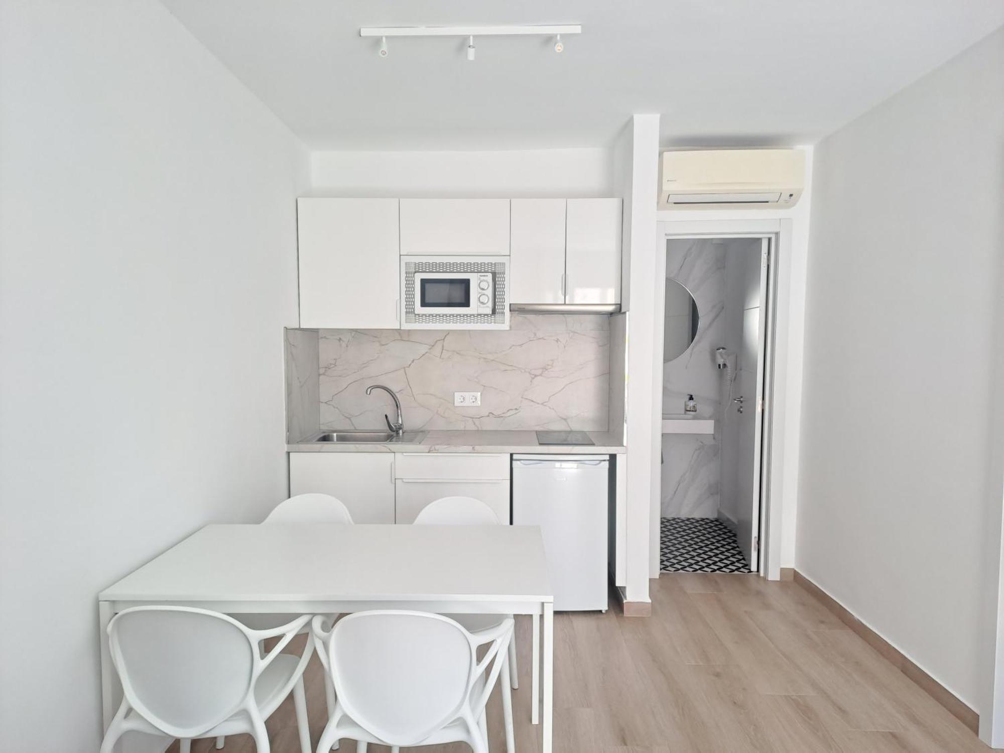 Homeforguest Con Terraza Y Piscina En Appartement Corralejo